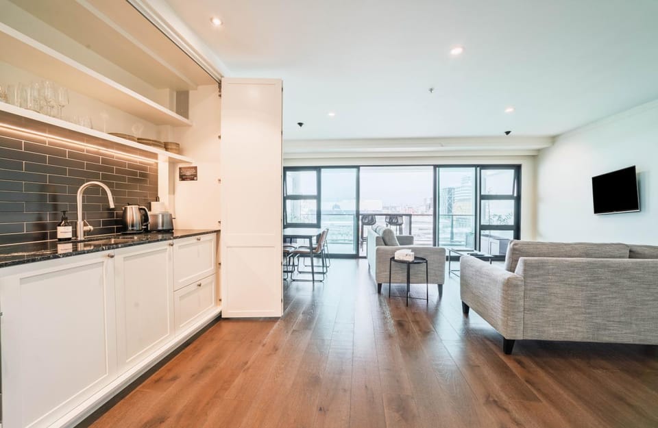 TV and multimedia, Kitchen or kitchenette, stove