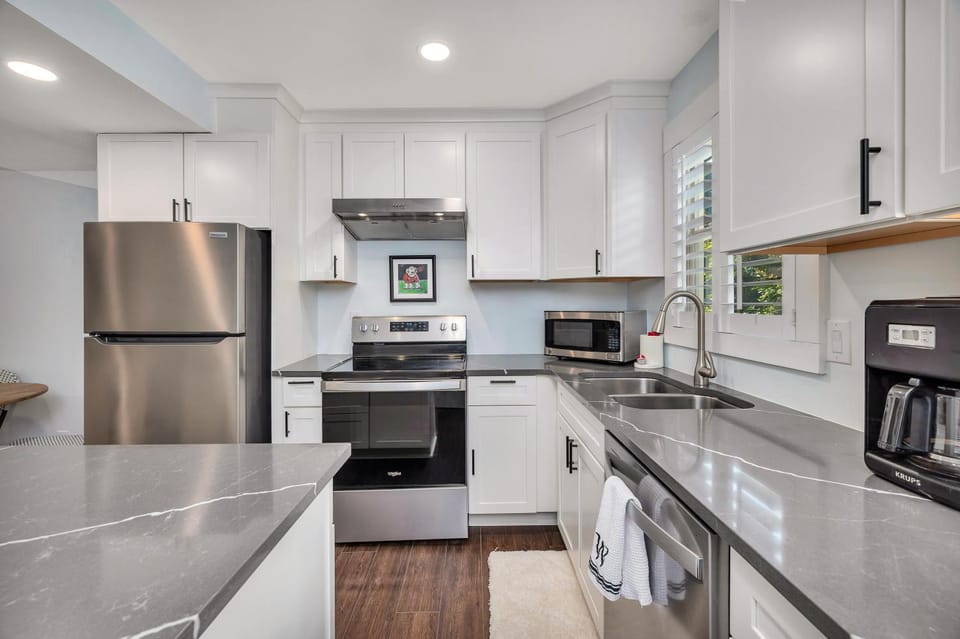 Demere House Condo #6 House in Saint Simons Island