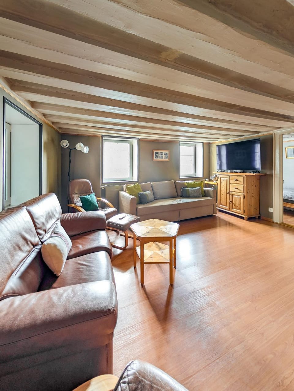 Communal lounge/ TV room, TV and multimedia, Living room, Seating area