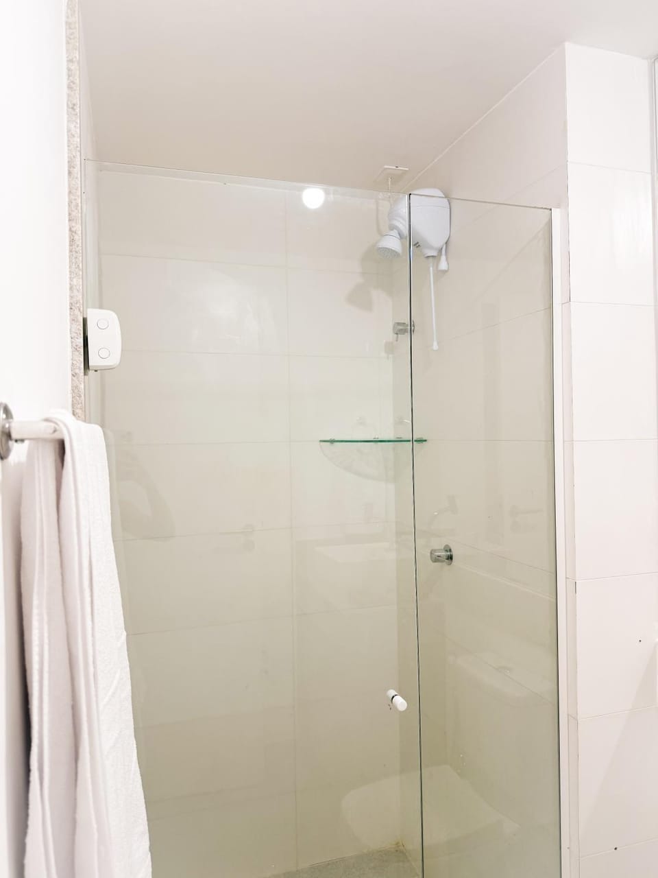 Shower, Bathroom, towels