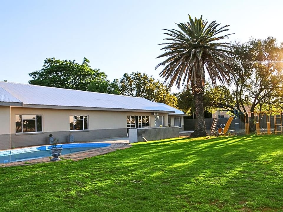 Day, Natural landscape, Garden, Garden view, Pool view, Swimming pool, Swimming pool