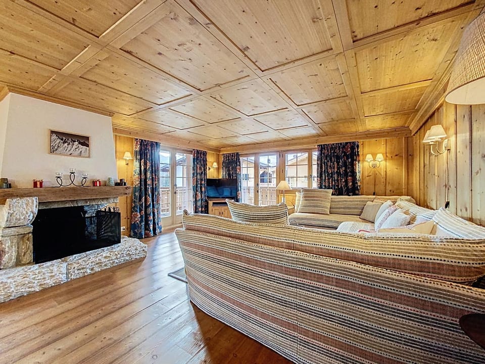 Communal lounge/ TV room, Living room