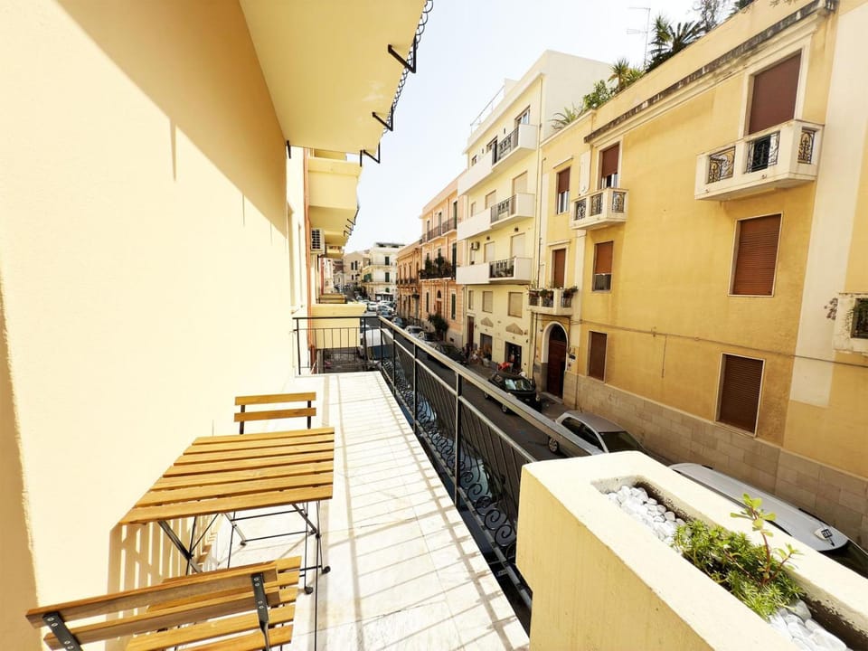Balcony/Terrace, City view, Street view