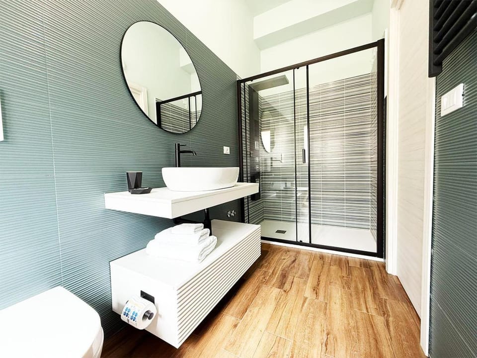 Shower, Bathroom, towels