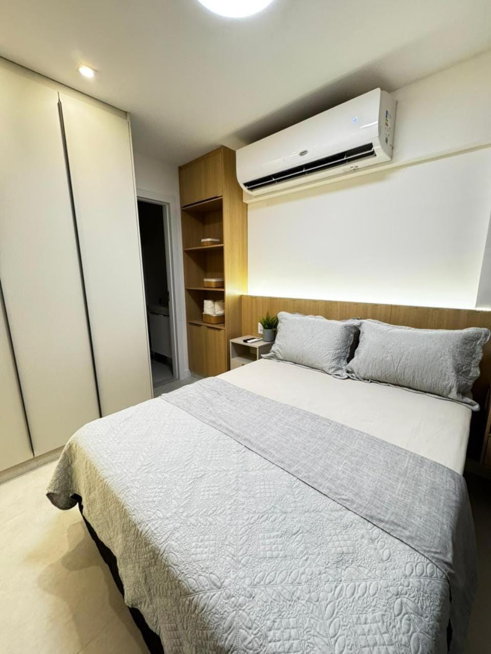 Bed, Bedroom, wardrobe, air conditioner