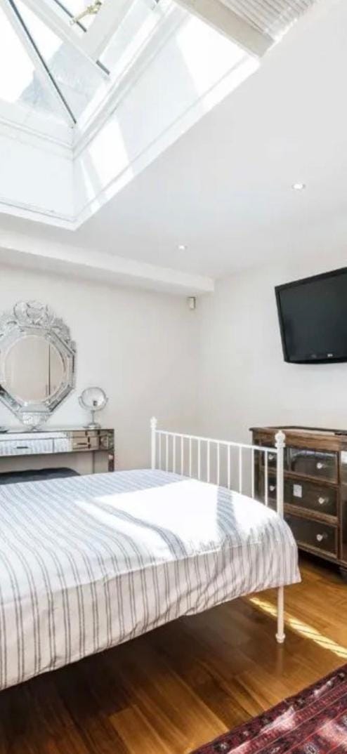 Beautiful Mews house just off Marylebone High St House in City of Westminster