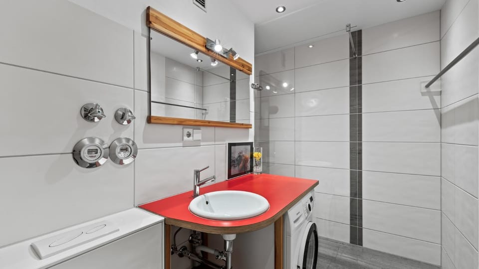 Shower, Bathroom, washing machine