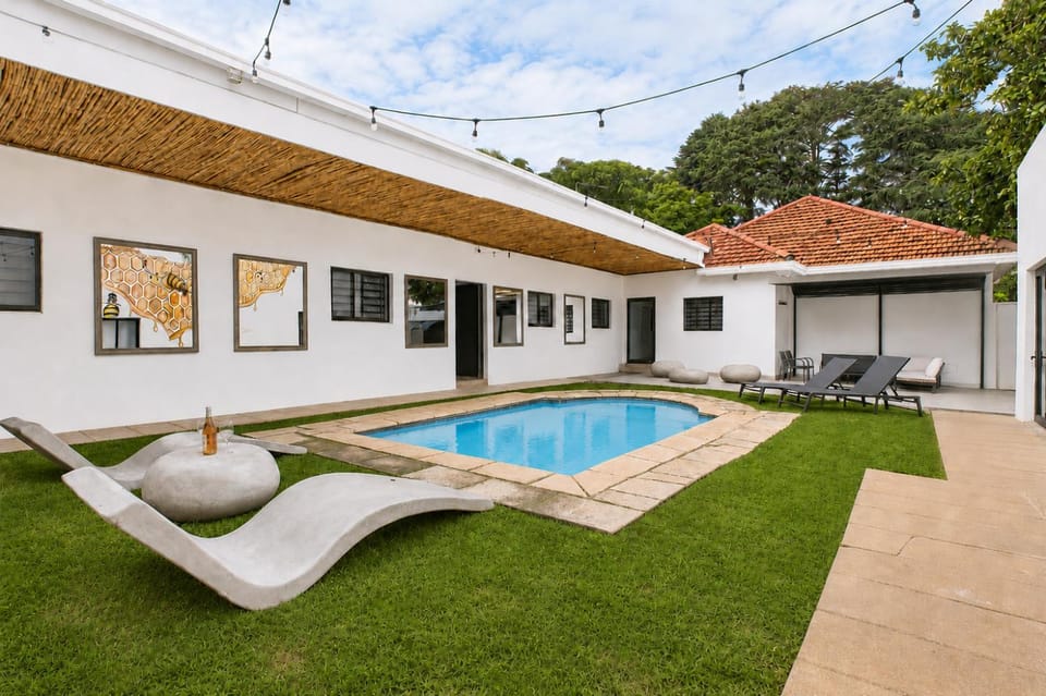 Patio, Swimming pool, Swimming pool, sunbed