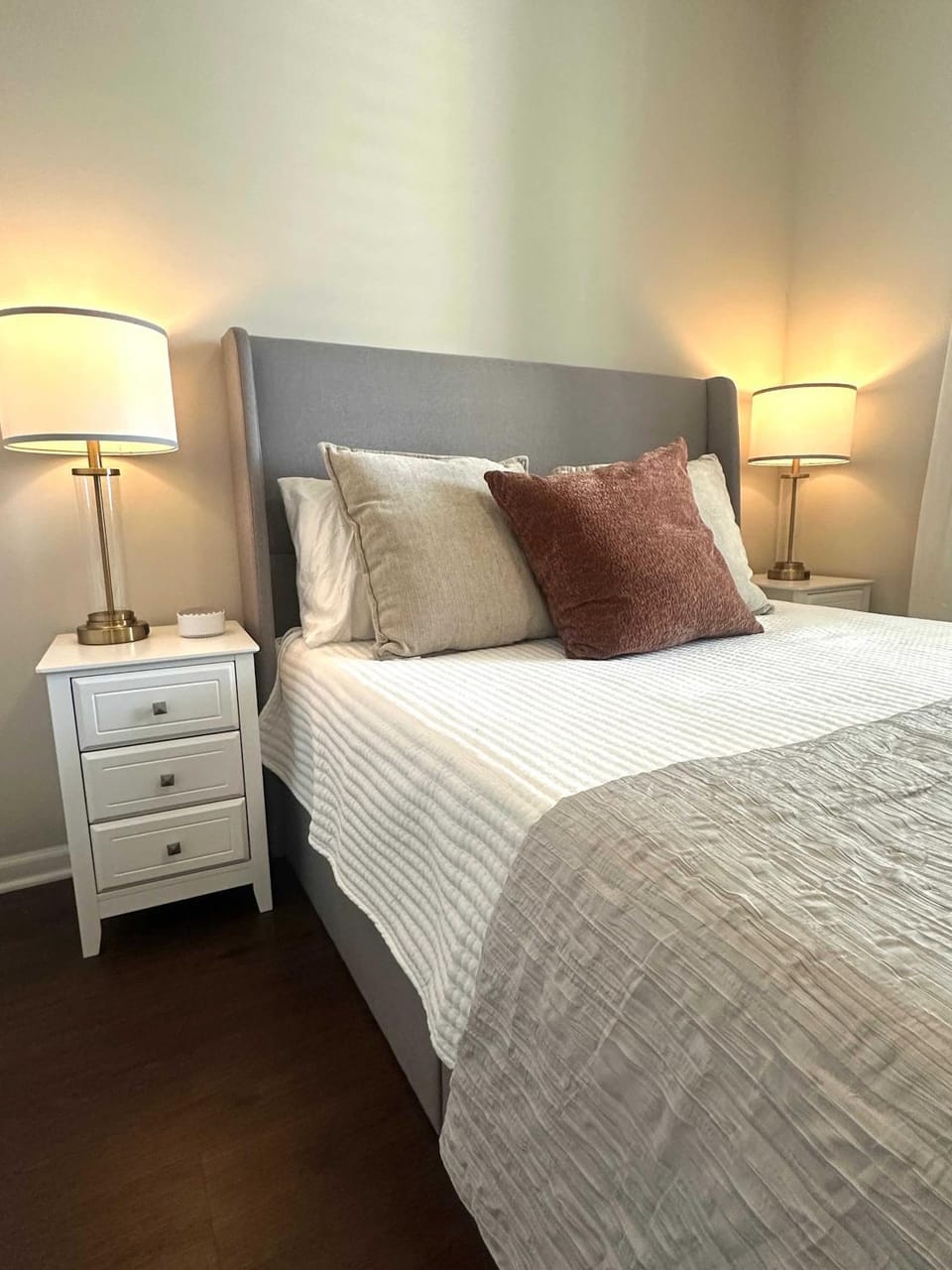 Walk to Stadium & Cotton District, Balcony & Pool Apartment in Starkville