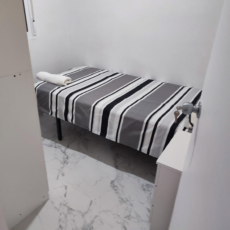 Rooms Ciudad Bella Apartment in Valencia