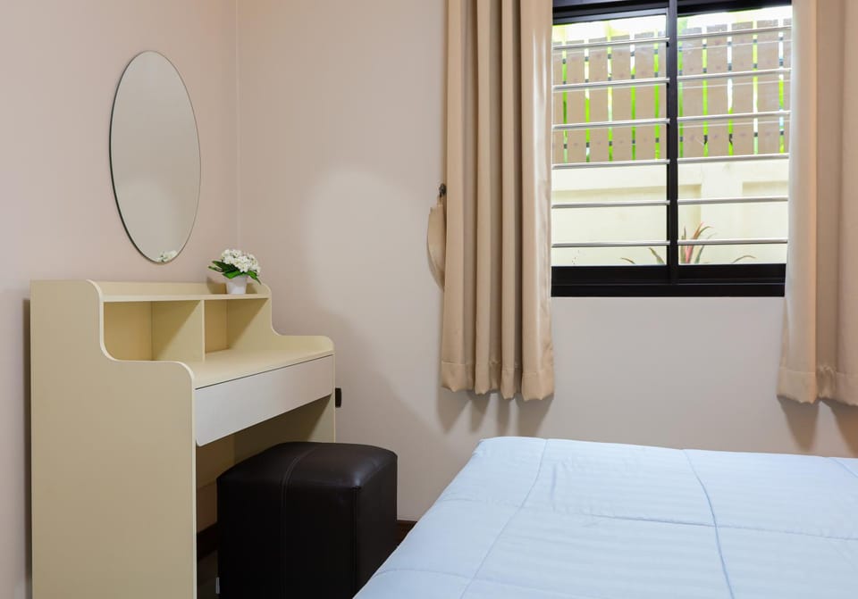 Bed, Photo of the whole room, Bedroom, hair dresser