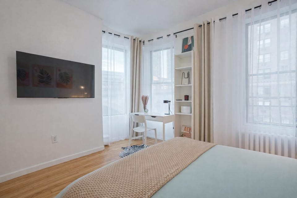 Warm and Welcoming 2BR in Upper East Side Apartment in Upper East Side