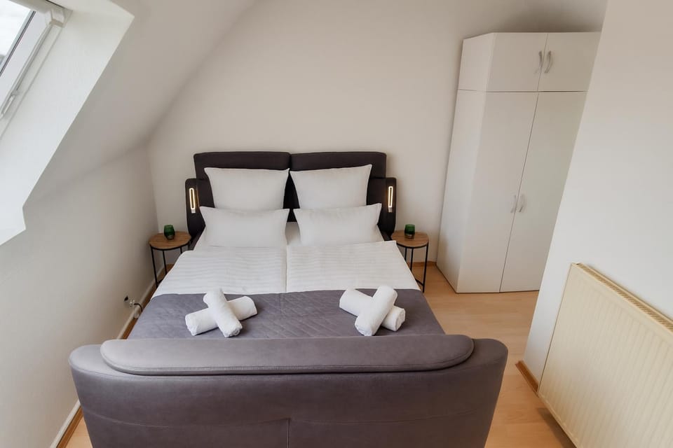Bed, Photo of the whole room, Bedroom, towels, wardrobe