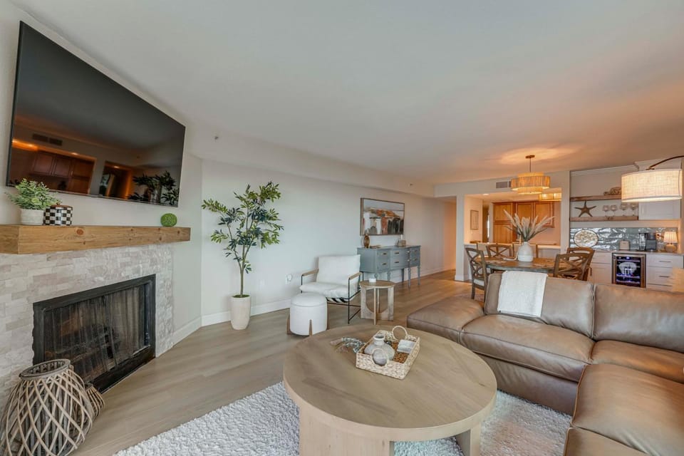 Gulf Views, Steps to Beach: Redington Shores Condo House in Redington Shores
