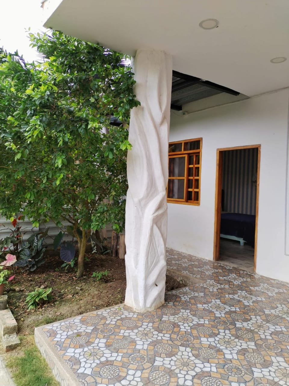 Facade/entrance