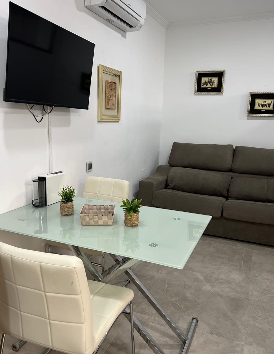 Communal lounge/ TV room, TV and multimedia