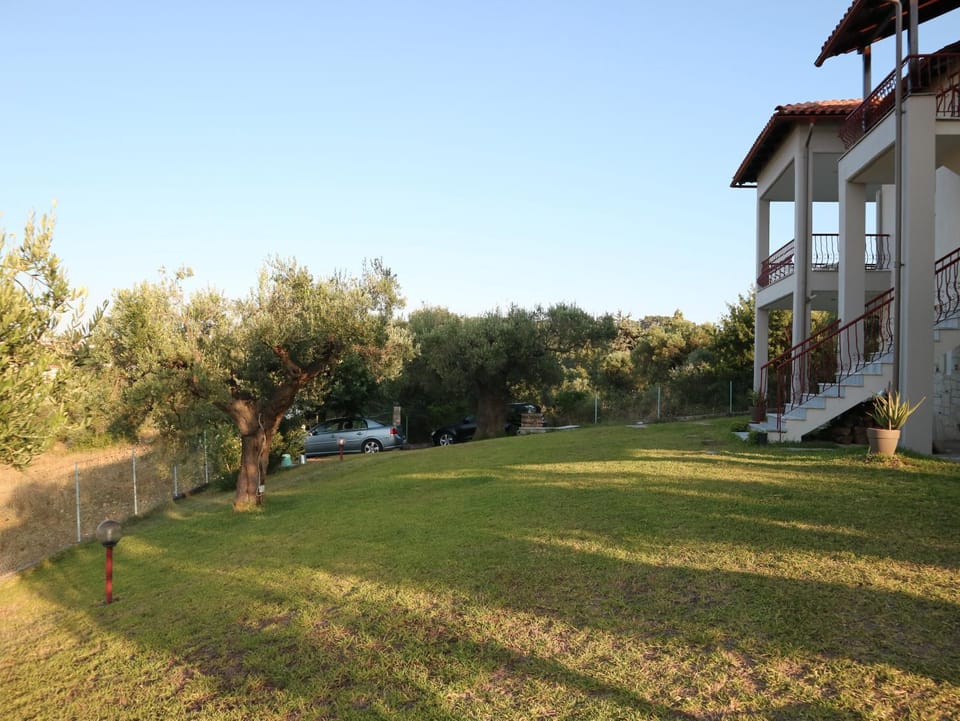 Garden view, Parking