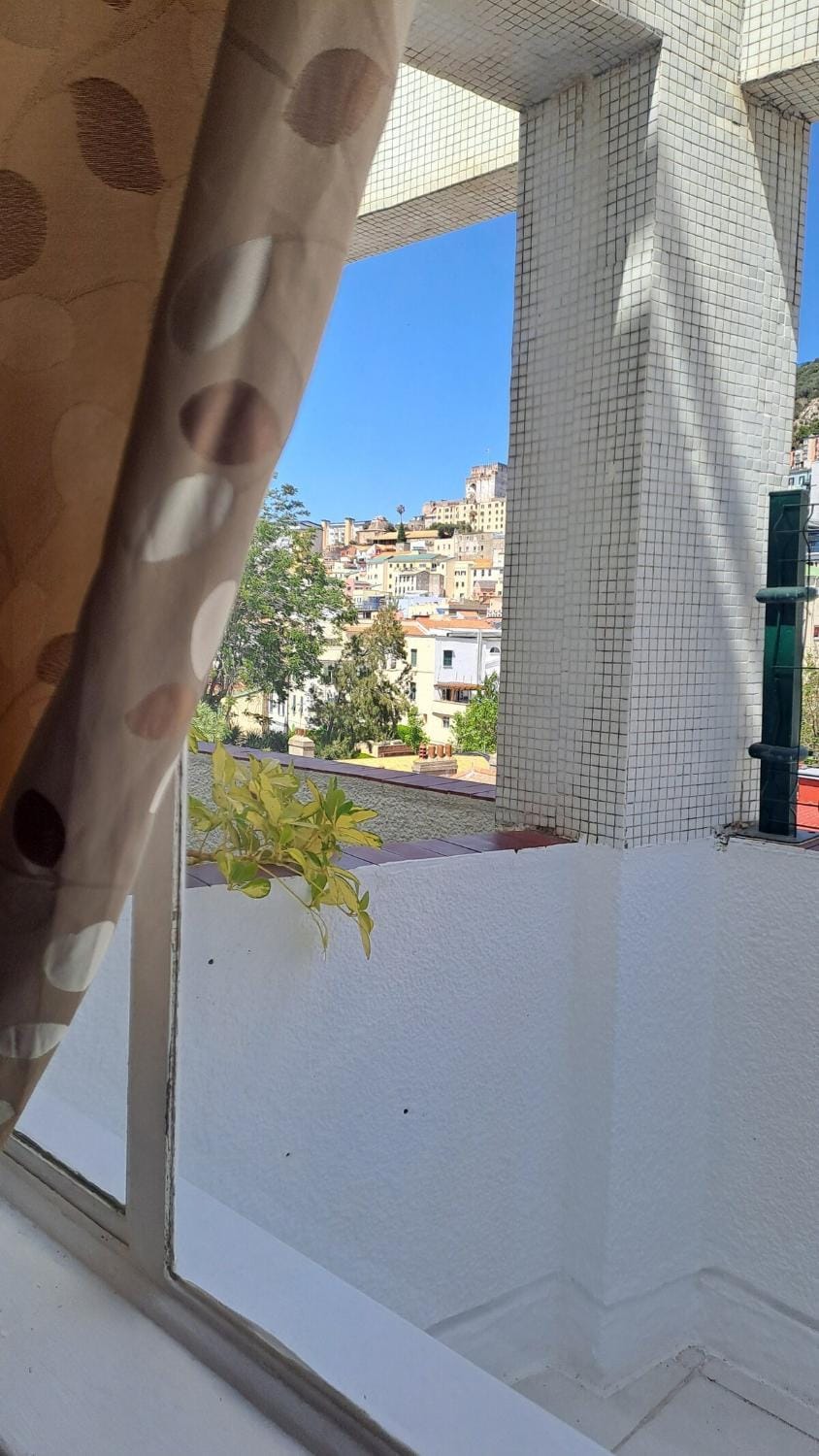 CENTRaL Gem 3Bdr, Balcony &Views Apartment in Gibraltar