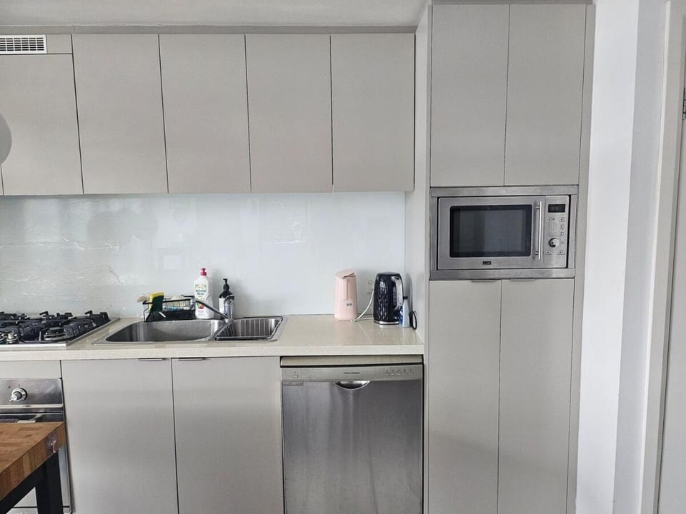 Bright spacious 2beds, close to river & Station Apartment in Sydney