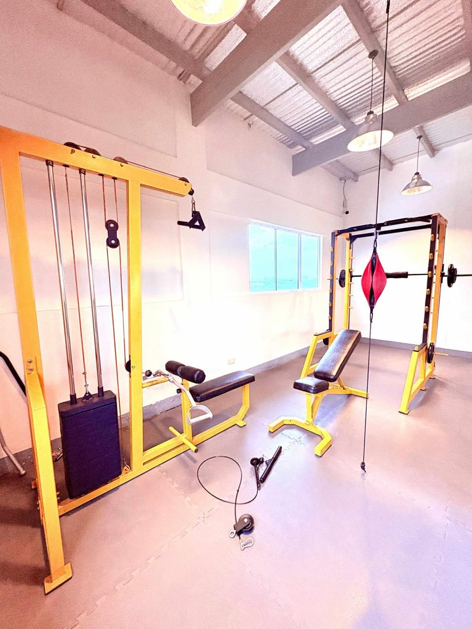Minimalist Condo near NAIA Free Netflix Pool Balcony Apartment hotel in Muntinlupa