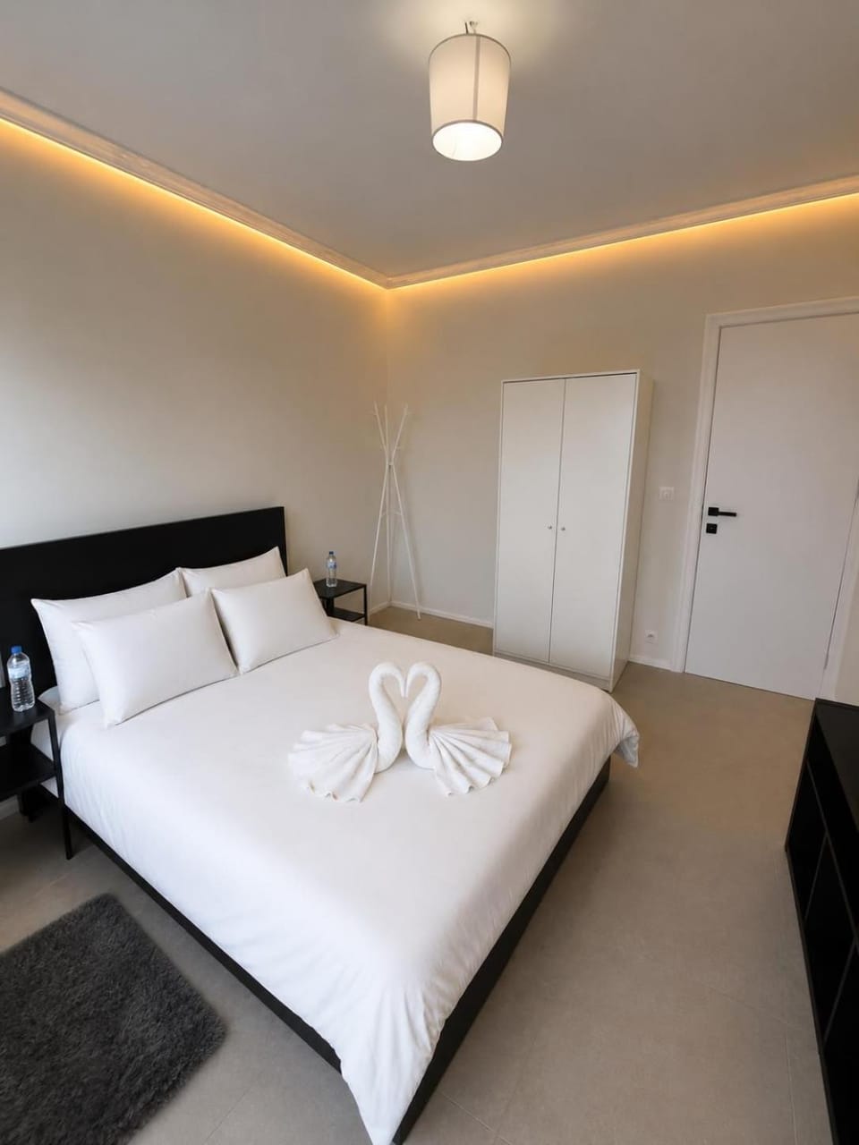 Luxury 1 Bedroom Apartment with Sofa Bed & Balconies Prime Location near ING Arena, Expo 12 & Atomium Apartment in Flanders