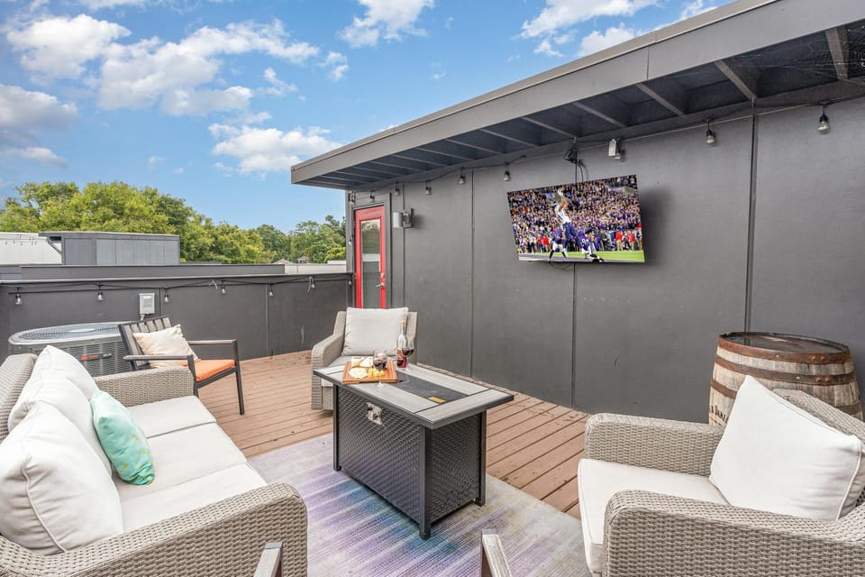 Cypress - Private Rooftop Patio - Mins to Broadway House in Nashville