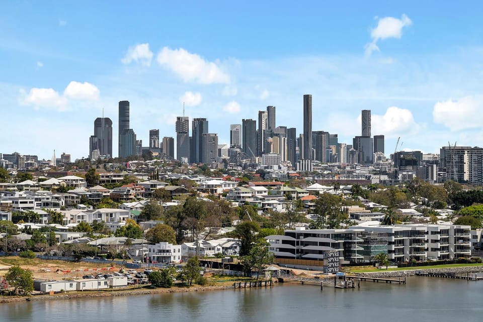 River View 1BR with Amazing Rooftop Pool & Parking Apartment in Bulimba