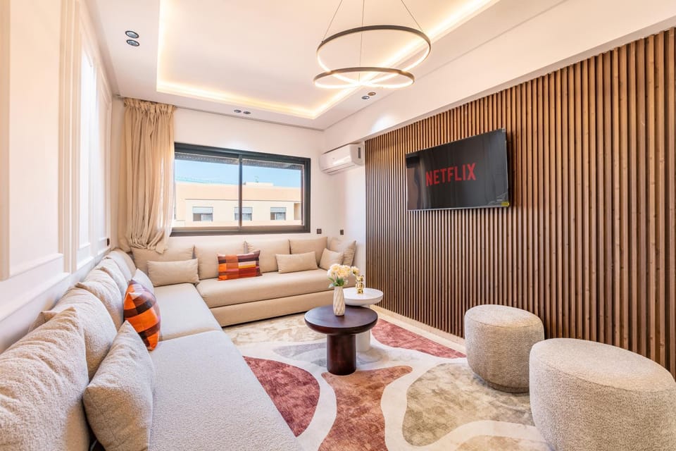Communal lounge/ TV room, TV and multimedia, Living room, Seating area, Evening entertainment