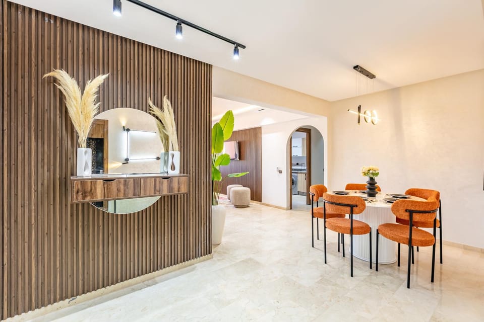 Kitchen or kitchenette, Living room, Seating area, Dining area