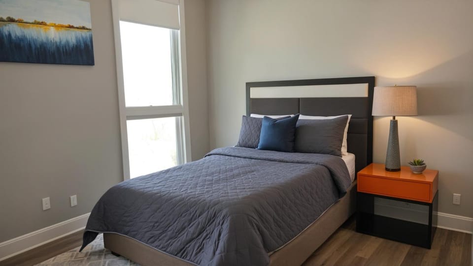 Photo of the whole room, Bedroom