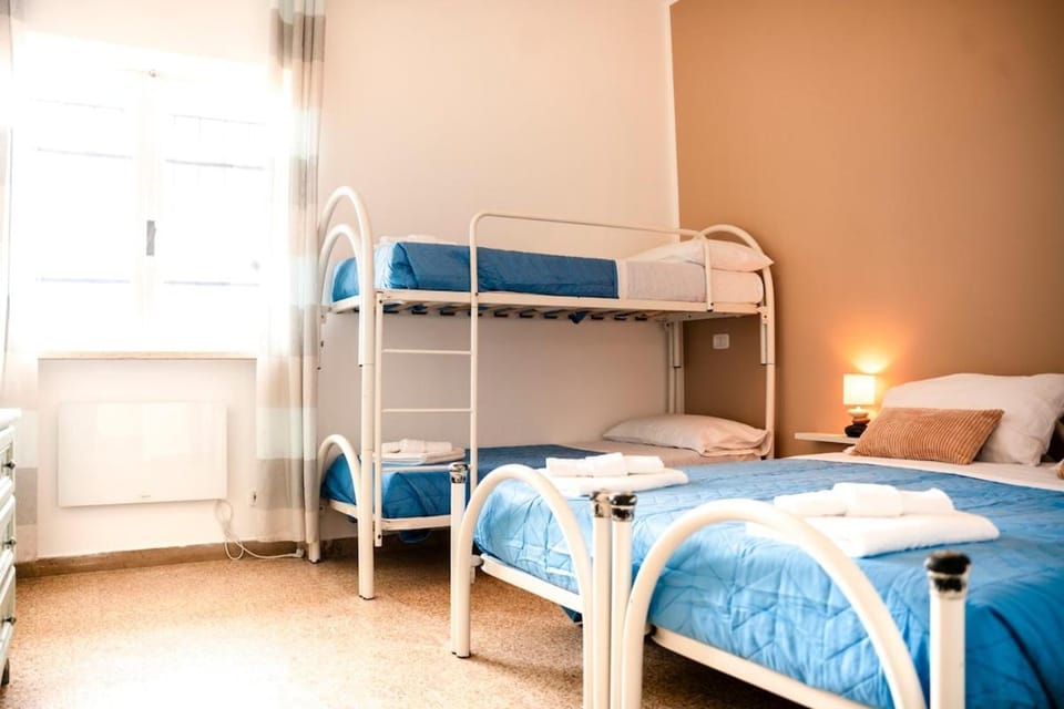 Bed, Photo of the whole room, Bedroom, bunk bed