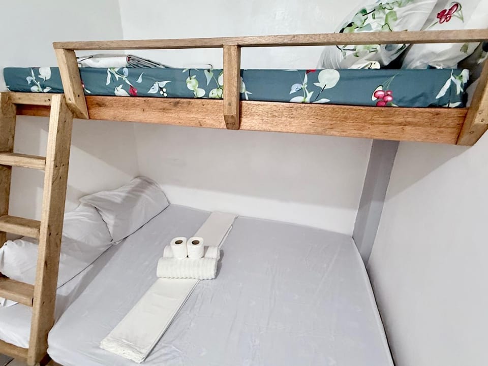 Bed, bunk bed
