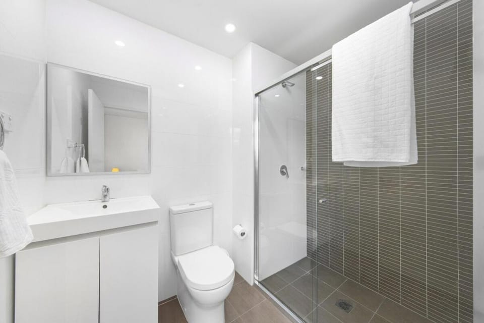 2BR APT Ideal for Families or Business Stays Apartment in Sydney