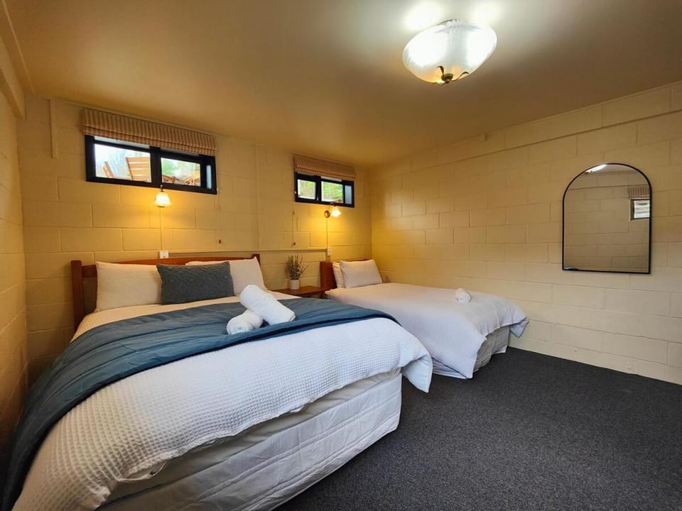 Mountain Views on Matai House in Te Anau