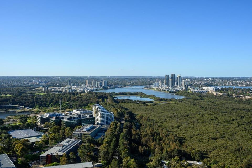 Spacious Two Level 4BR at Sydney Olympic Park with Best View Apartment in Sydney