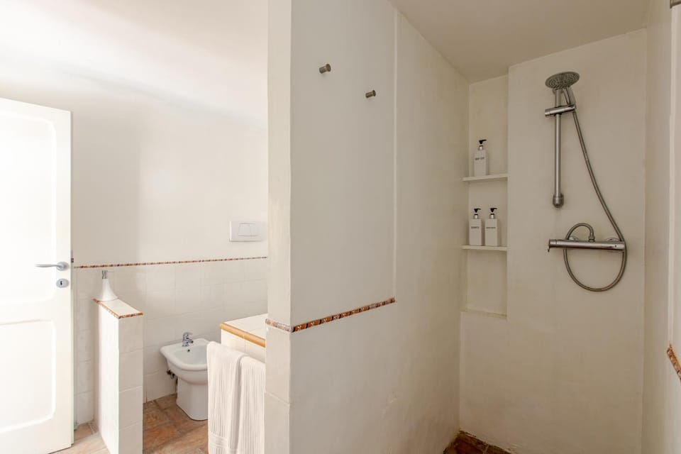 Shower, Bathroom, towels