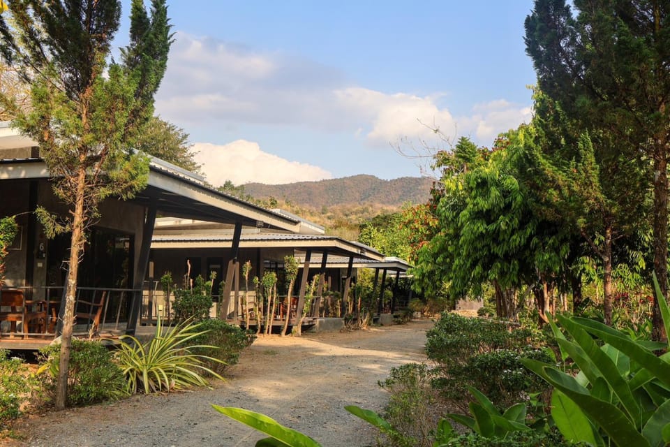 บ้านสราญรัตน์ Bed and Breakfast in Thailand