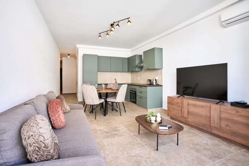 Living room, Dining area, kitchen