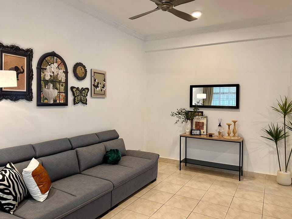 BohoHaven 半独立别墅 Semi D 5Rooms 3Bath 10 to 12 pax 15mins to KK City House in Kota Kinabalu