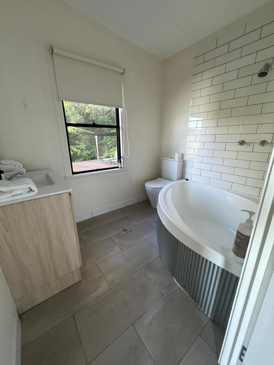 Hot Tub, Bathroom, Bath, towels