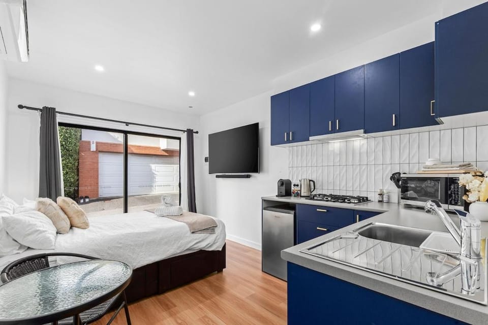Middle Of Town With Parking! Apartment in Geelong