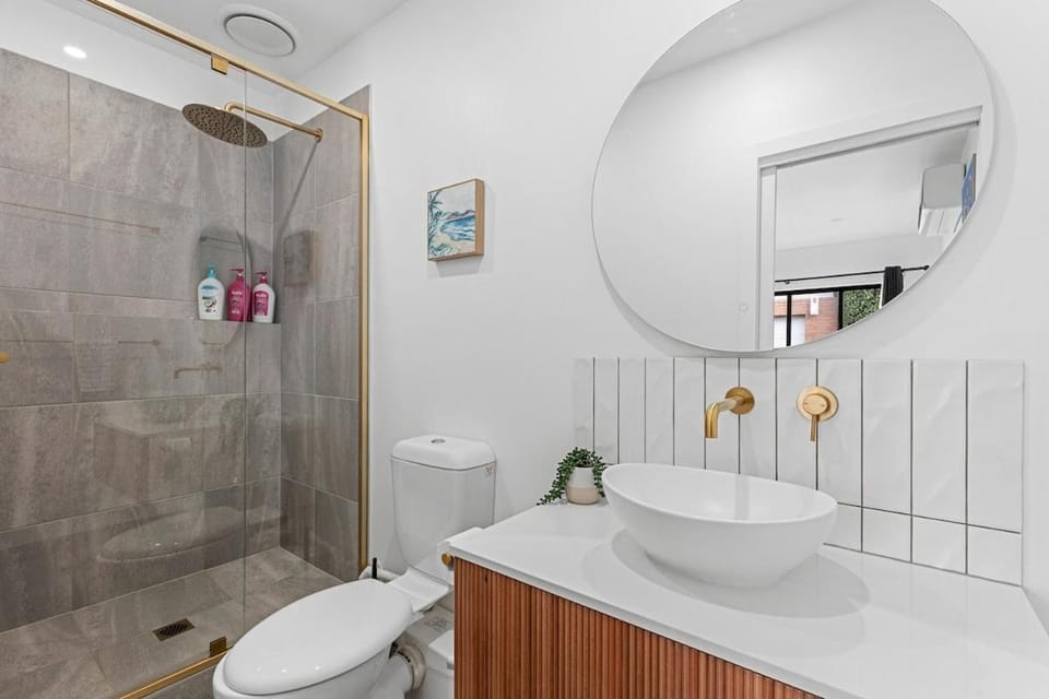 Middle Of Town With Parking! Apartment in Geelong