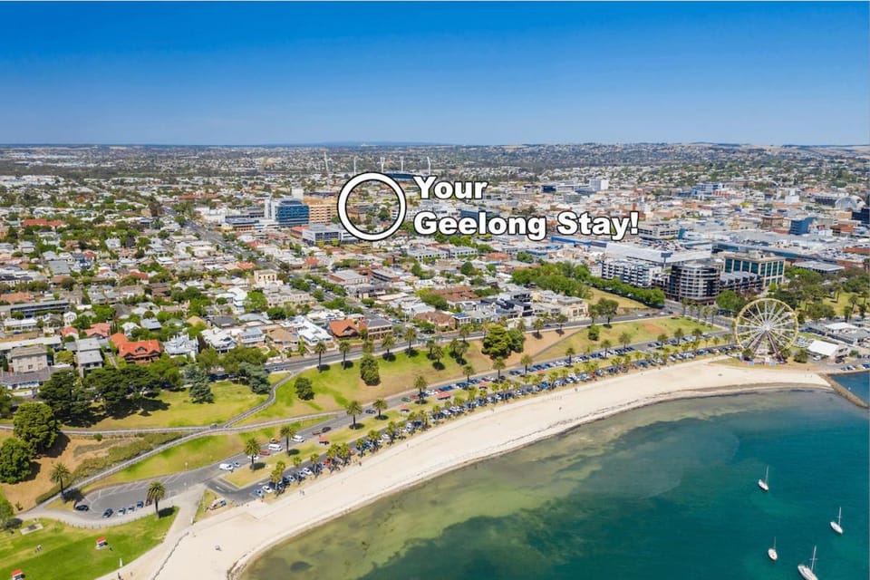 Middle Of Town With Parking! Apartment in Geelong