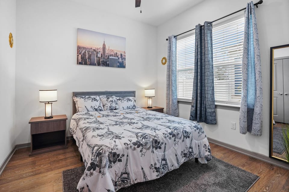 Bed, Photo of the whole room, Bedroom