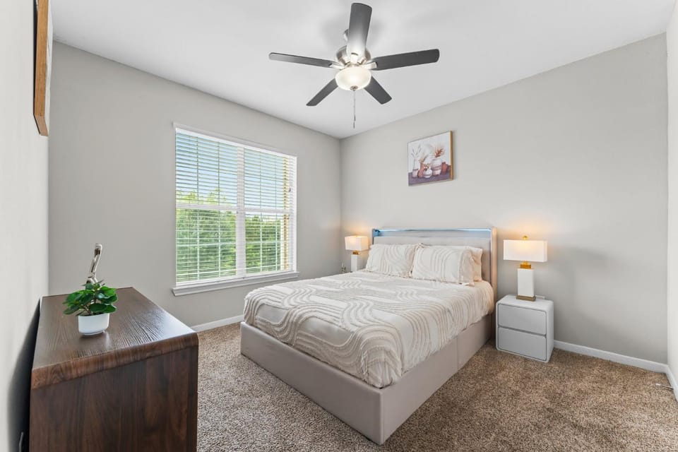 Bright 1BR in Magnolia Near Woodlands Waterway Apartment in The Woodlands