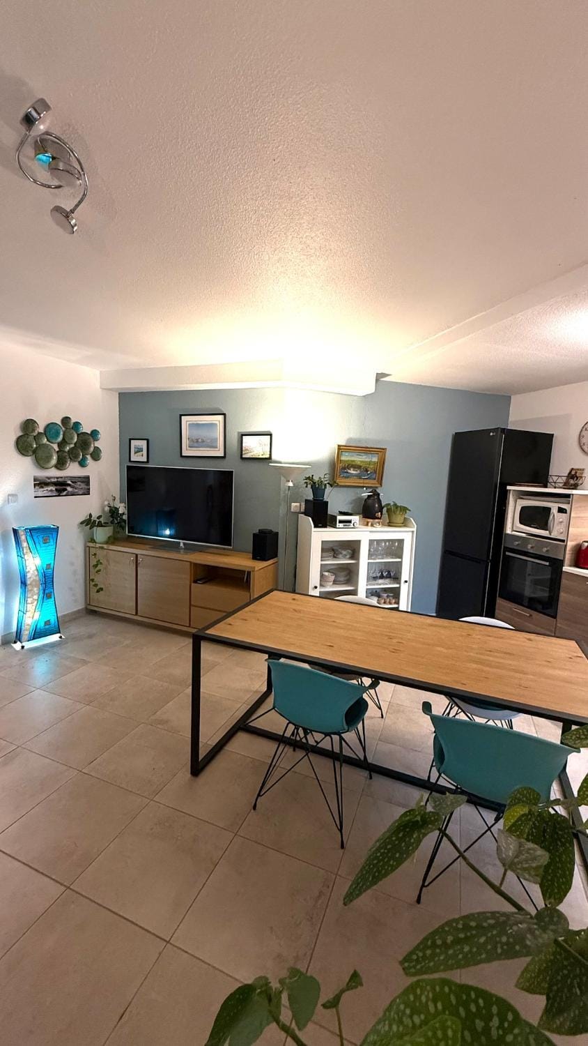 TV and multimedia, Dining area