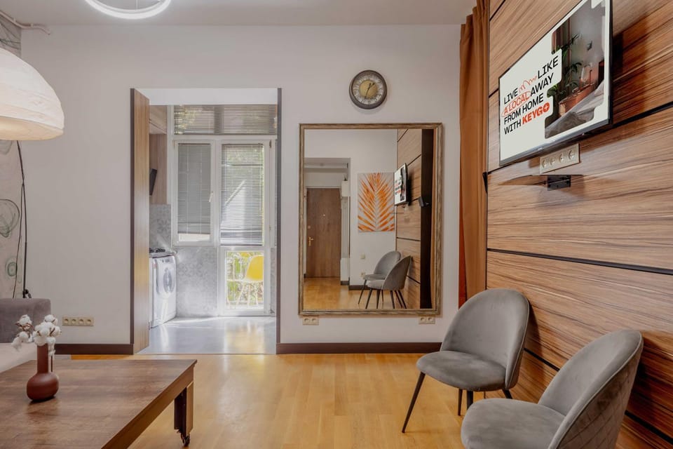 Kitchen or kitchenette, Seating area