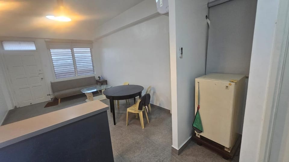 Kitchen or kitchenette, Seating area, Dining area