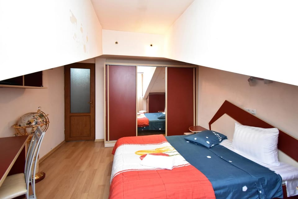 Bed, Photo of the whole room, Bedroom, wardrobe