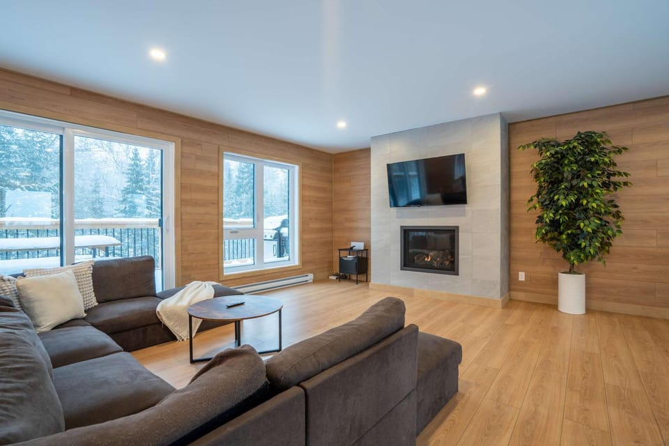 Foosball table Spa & Sauna - Sommetoile Chalet in Quebec